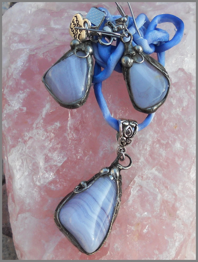 Chalcedonová souprava