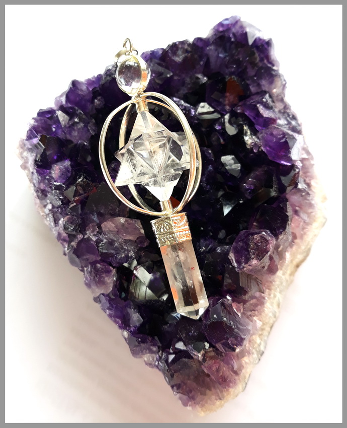 Křišťálová merkaba se špicí LUX